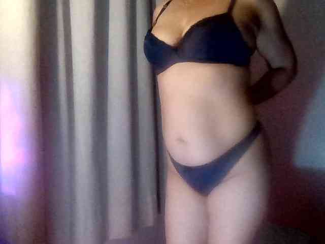 BellaMichu webcam