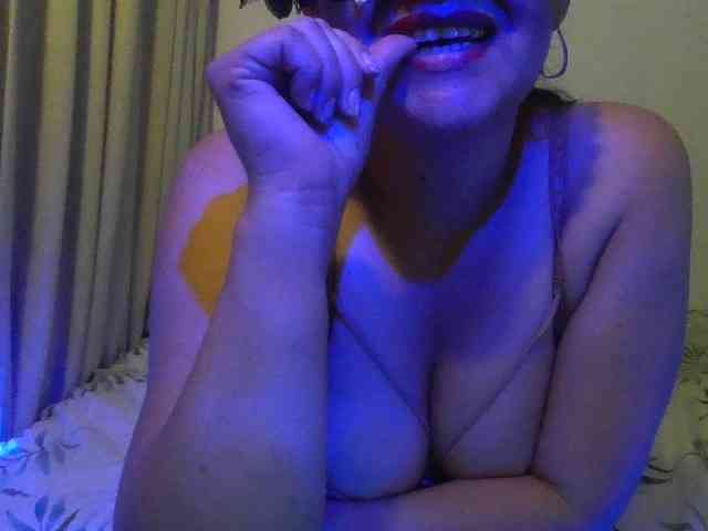 BellaMichu webcam
