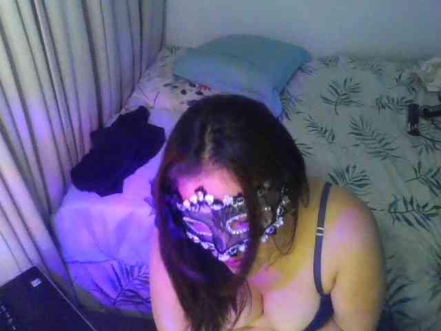 BellaMichu webcam