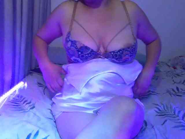 BellaMichu webcam