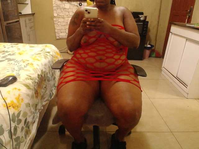 Wildcurves90 live cam on BongaCams