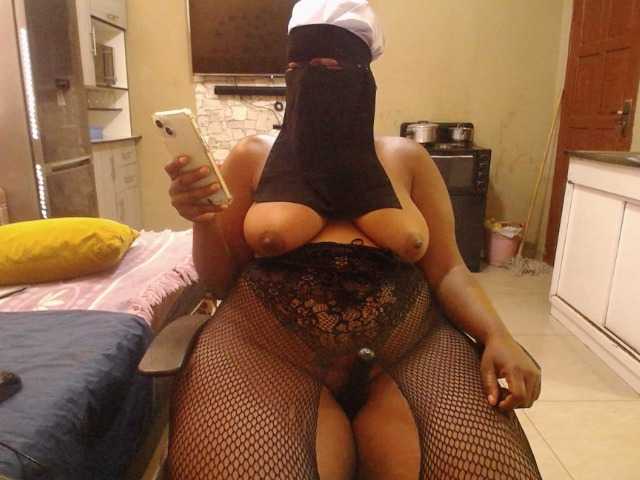 Wildcurves90 live cam on BongaCams
