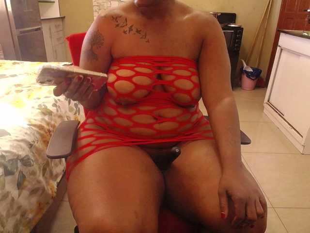 Wildcurves90 live cam on BongaCams