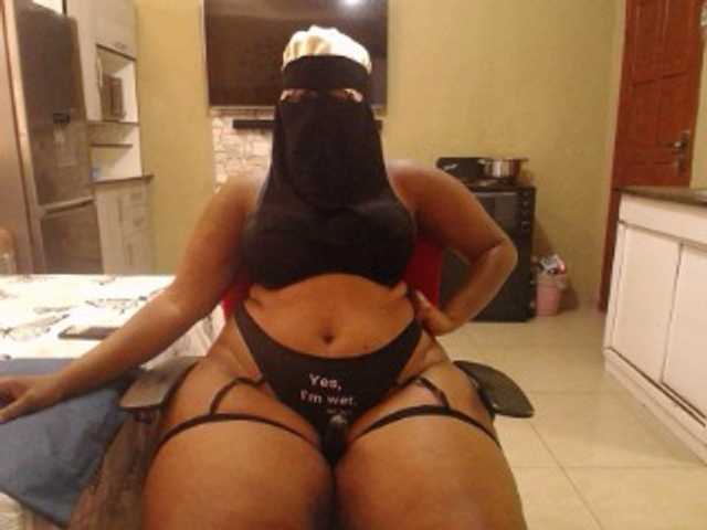 Wildcurves90 live webcam show