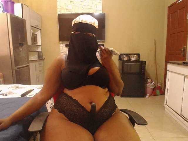 Wildcurves90 live cam on BongaCams