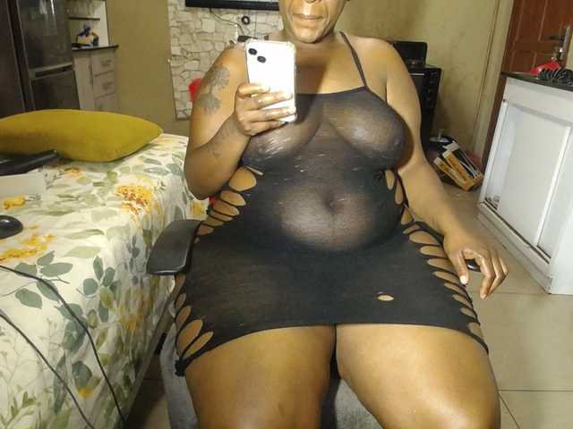 Wildcurves90 live cam
