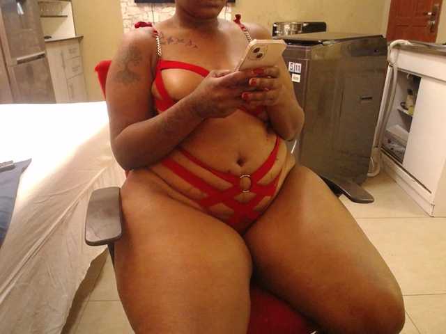 Wildcurves90 Live-Cam auf BongaCams