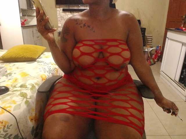 Wildcurves90 live cam on BongaCams
