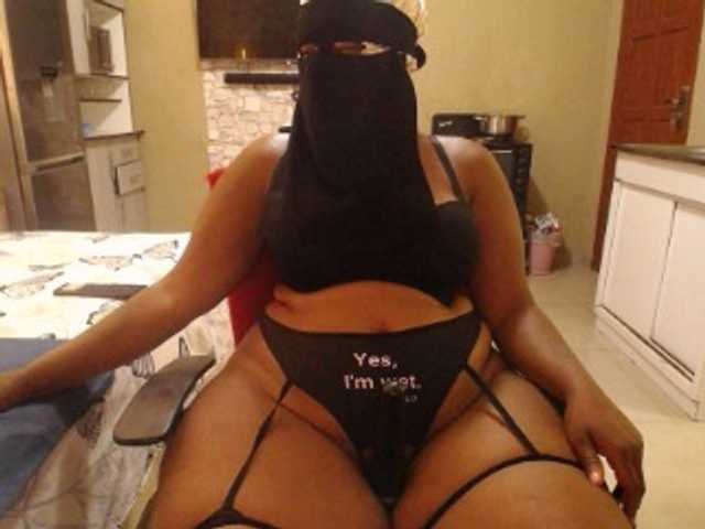 Wildcurves90 live webcam show
