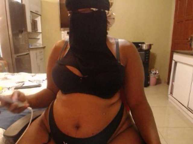 Wildcurves90 live webcam show