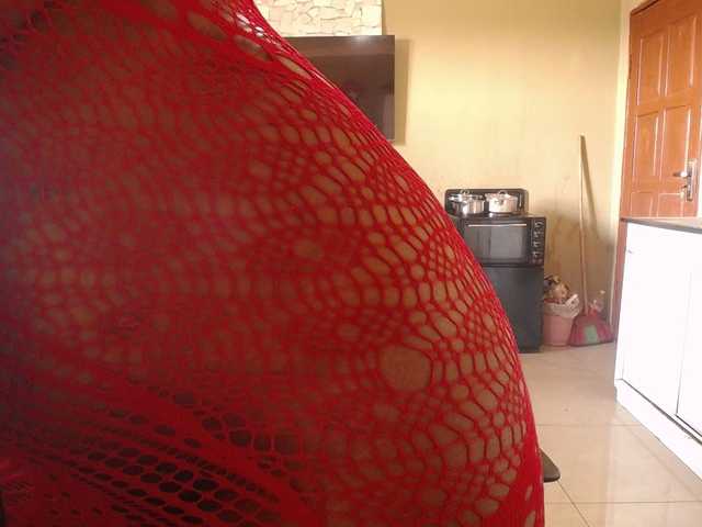 Wildcurves90 live cam on BongaCams