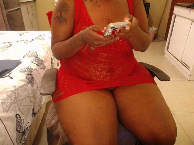 Wildcurves90 live webcam show