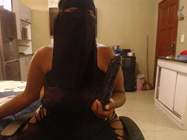 Wildcurves90 live cam on BongaCams