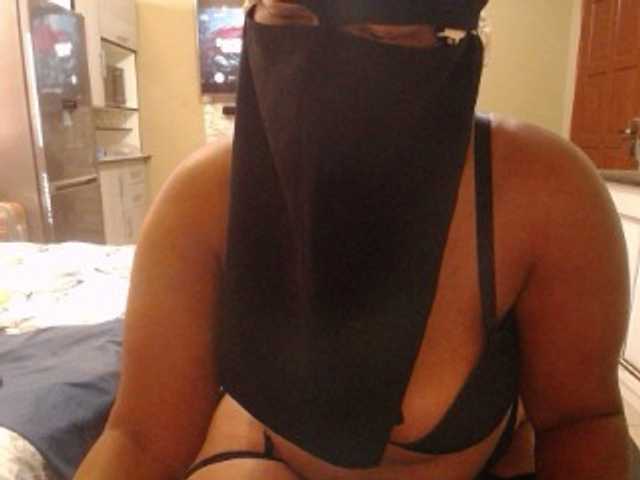 Wildcurves90 live webcam show