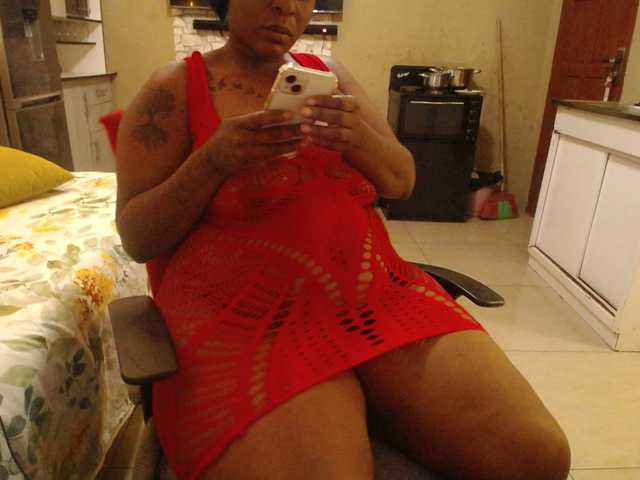 Wildcurves90 live cam on BongaCams