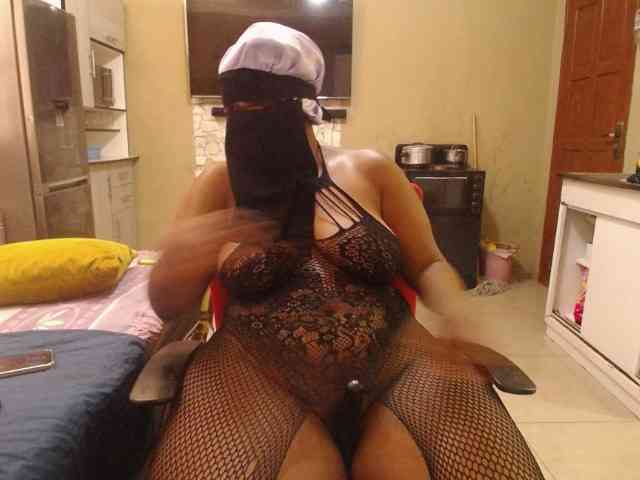 Wildcurves90 Live Webcam on BongaCams