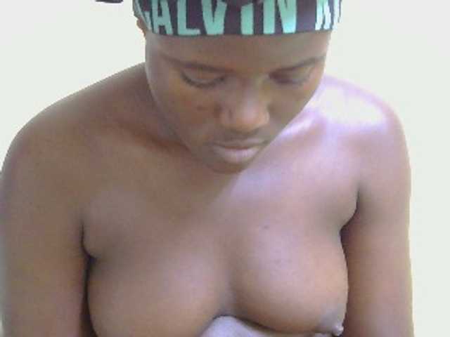 Riccara live cam on BongaCams