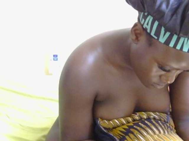 Riccara live cam on BongaCams