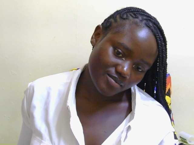Riccara live cam on BongaCams