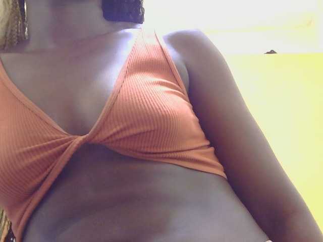 Riccara live cam on BongaCams