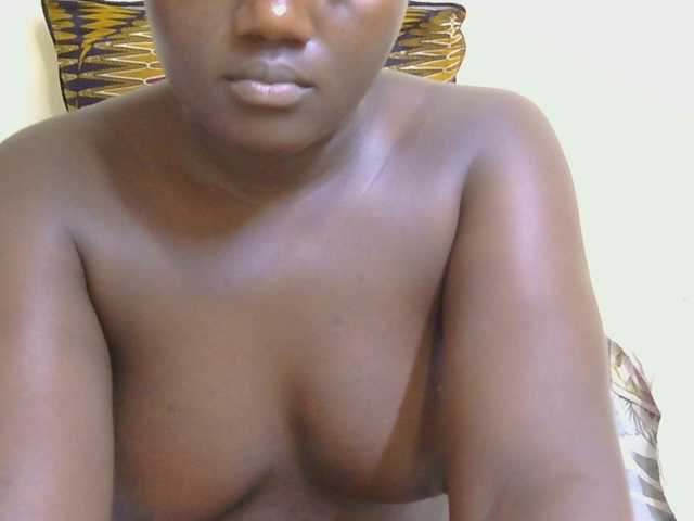 Riccara live cam on BongaCams