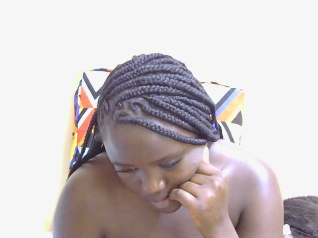 Riccara live cam on BongaCams