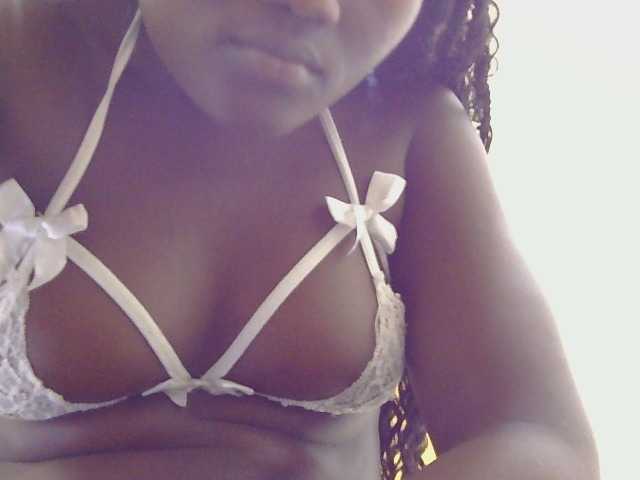 Riccara live cam on BongaCams