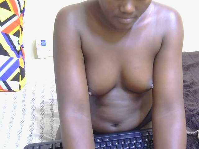 Riccara live cam on BongaCams