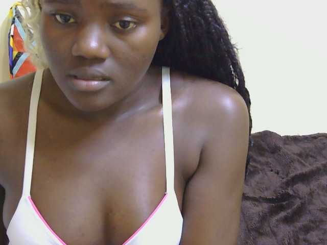 Riccara live cam on BongaCams