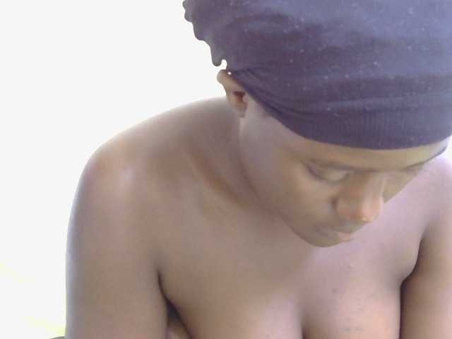 Riccara live cam on BongaCams