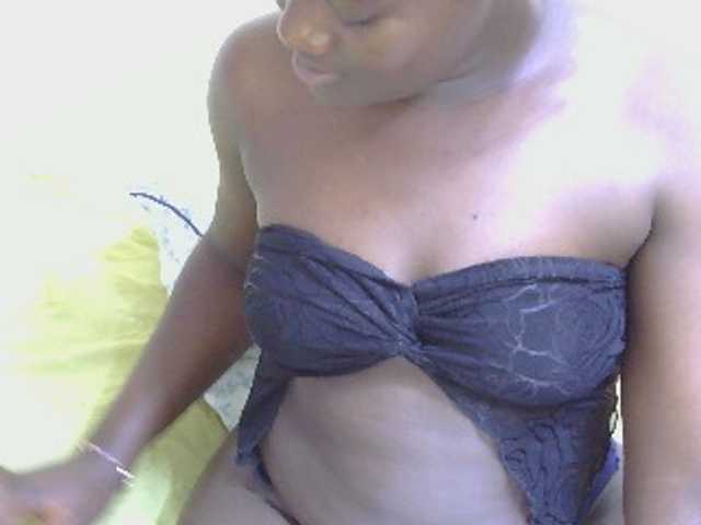 Riccara live cam on BongaCams