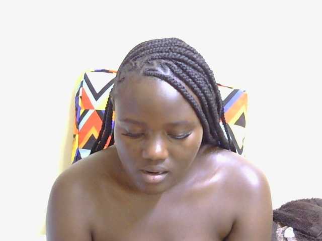 Riccara live cam on BongaCams