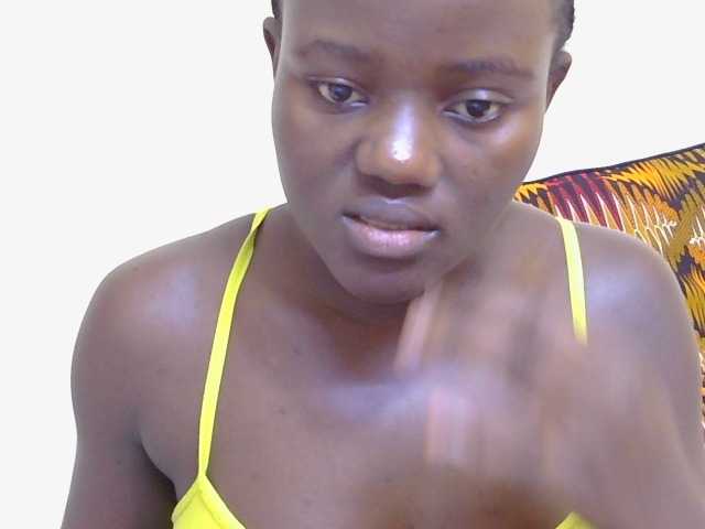 Riccara's BongaCams show and profile