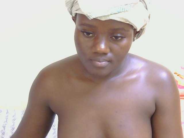 Riccara live cam on BongaCams