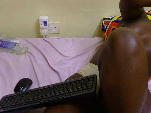 Riccara live cam on BongaCams