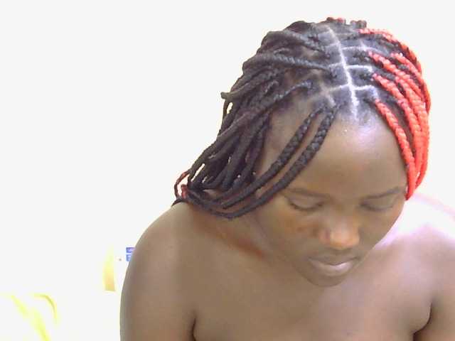 Riccara live cam on BongaCams