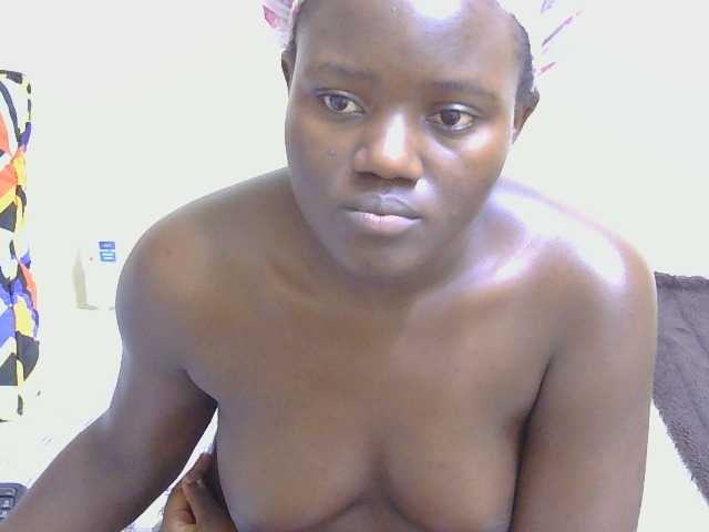 Riccara live cam on BongaCams