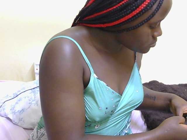 Riccara live cam on BongaCams