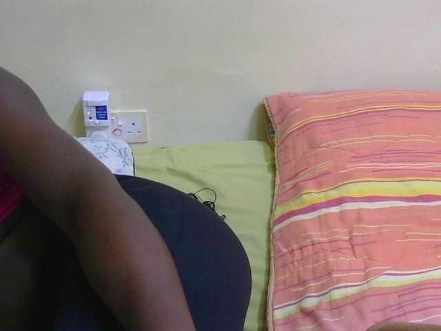 Riccara live cam on BongaCams