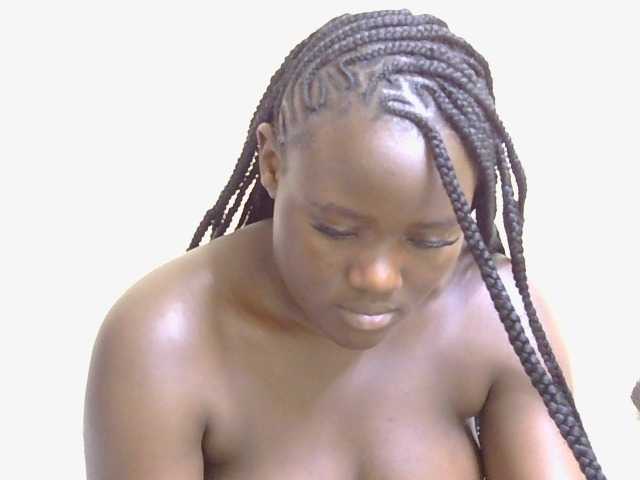 Riccara — live female cam