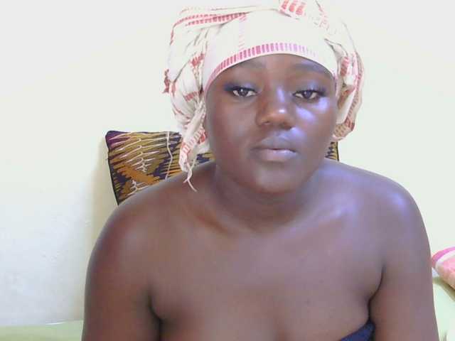 Riccara live cam on BongaCams