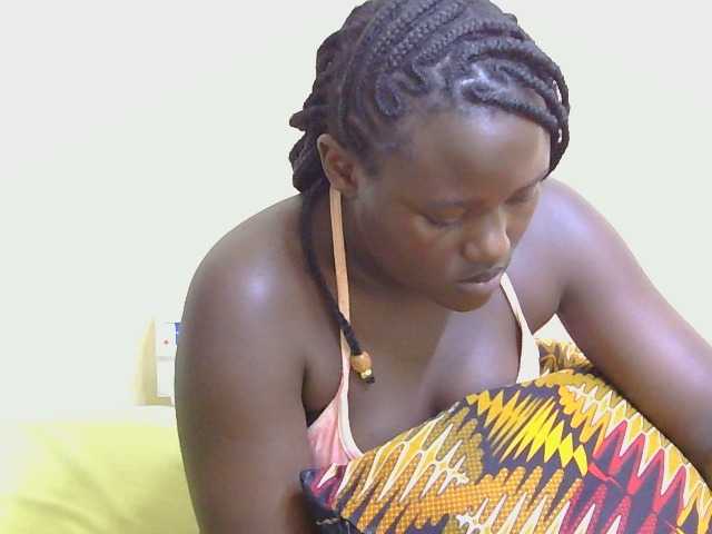 Riccara live cam on BongaCams