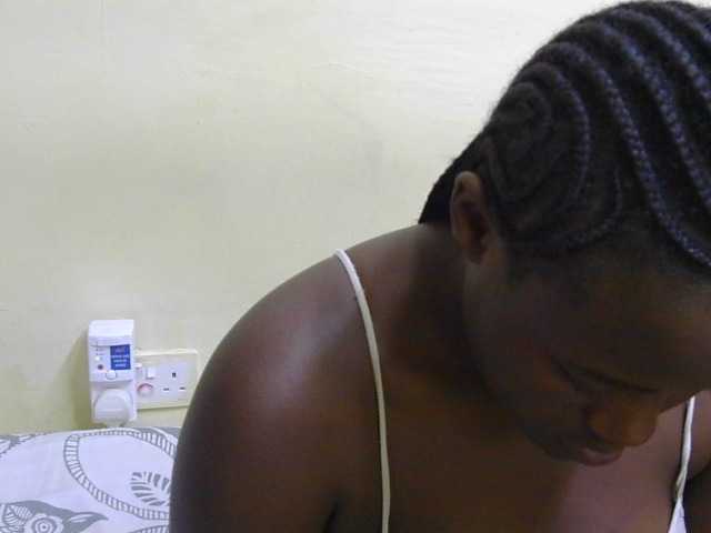 Riccara live cam on BongaCams