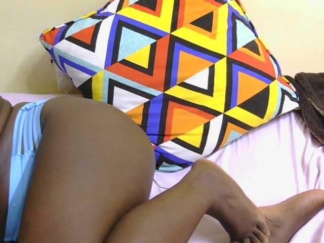 Riccara live cam on BongaCams