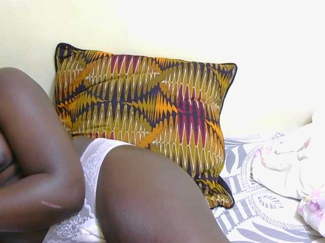 Riccara live cam on BongaCams