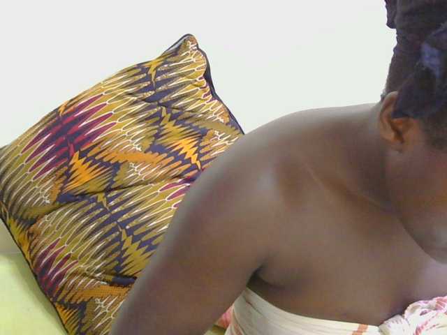 Riccara live cam on BongaCams