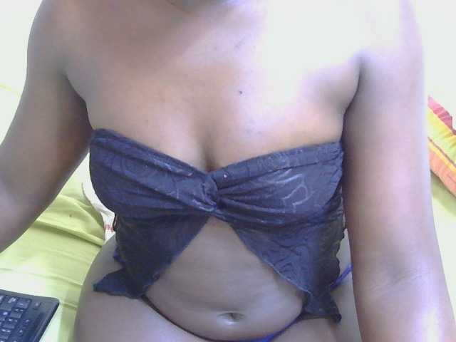 Riccara live cam on BongaCams