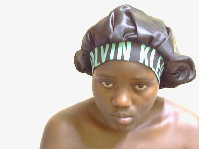 Riccara live cam on BongaCams