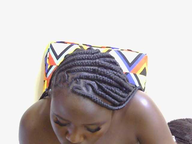 Riccara live cam on BongaCams