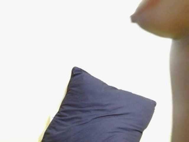 Riccara live cam on BongaCams